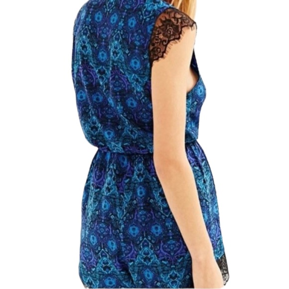 Kimchi Blue Urban Outfitters Blue Paisley and Black Lace Inset Romper Women M - Picture 2 of 9
